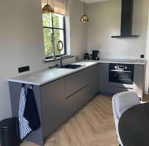 Huisje De Stuit オッテルロ